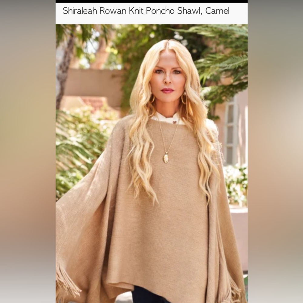 Beautiful camel color poncho. Very soft!
